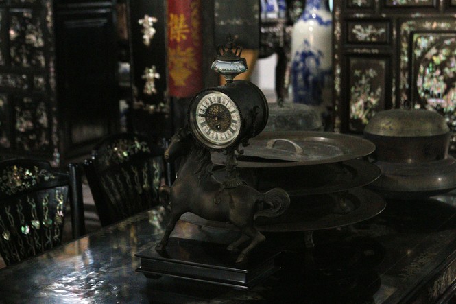 Chiêm ngưỡng chiếc giường cổ có giá bạc tỷ ở Đồng Tháp - ảnh 16