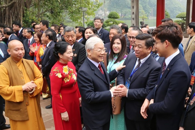 Tổng Bí thư, Chủ tịch nước Nguyễn Phú Trọng thả cá chép truyền thống - ảnh 2