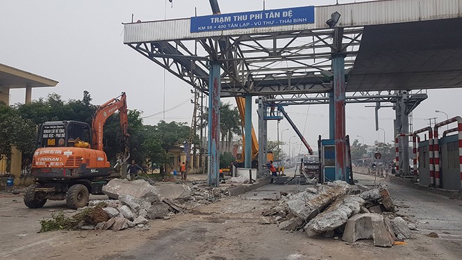 Chính thức tháo dỡ BOT Tân Đệ chuyển về đường tránh - ảnh 1