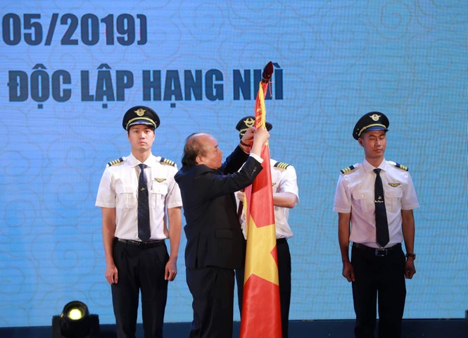 Thủ tướng trao Huân chương Độc lập cho Đoàn bay 919 - ảnh 1