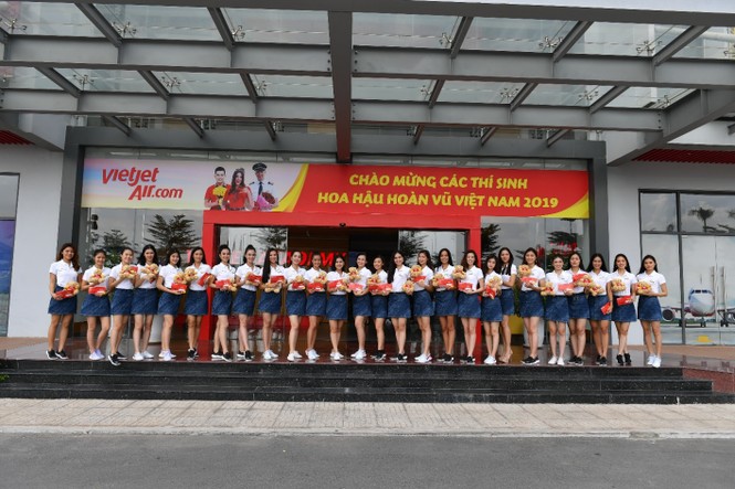Thí sinh Hoa hậu Hoàn vũ khám phá học viện hàng không Vietjet - ảnh 18