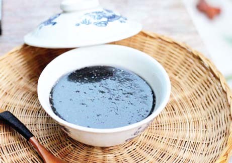 Cách làm đẹp da, giữ tóc lâu bạc bằng vừng đen - ảnh 1
