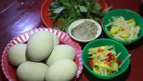 Trứng vịt lộn thành 'thuốc độc' nếu ăn theo cách này - ảnh 2