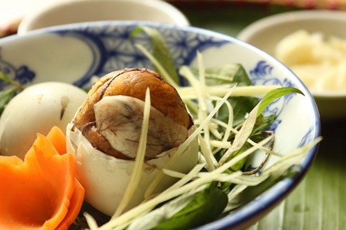 Trứng vịt lộn thành 'thuốc độc' nếu ăn theo cách này - ảnh 1
