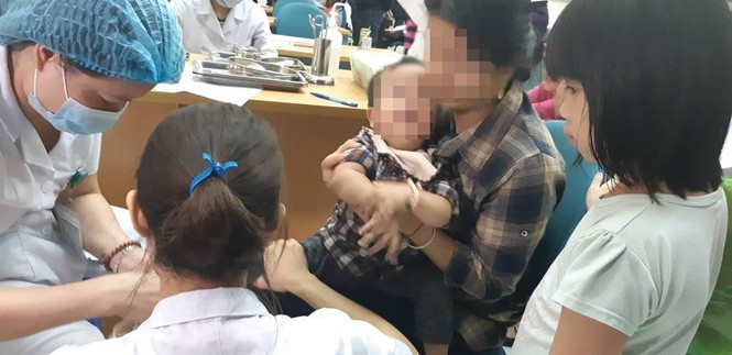 'Ăn thịt bẩn, gà thối': 400 trẻ mầm non Bắc Ninh về Hà Nội xét nghiệm bệnh - ảnh 5