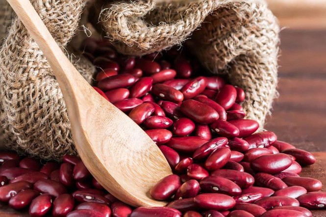 Những thực phẩm nấu không chín kỹ thành 'thuốc độc' cho cơ thể - ảnh 1