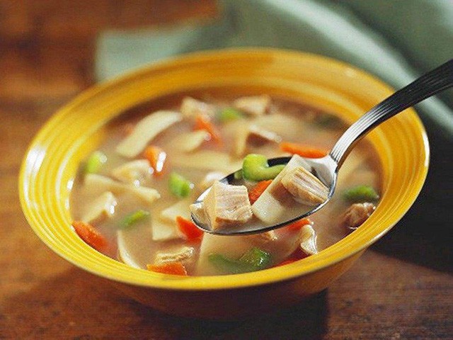 Sai lầm khi ăn cơm cực hại sức khỏe, hầu hết người Việt đều mắc - ảnh 1
