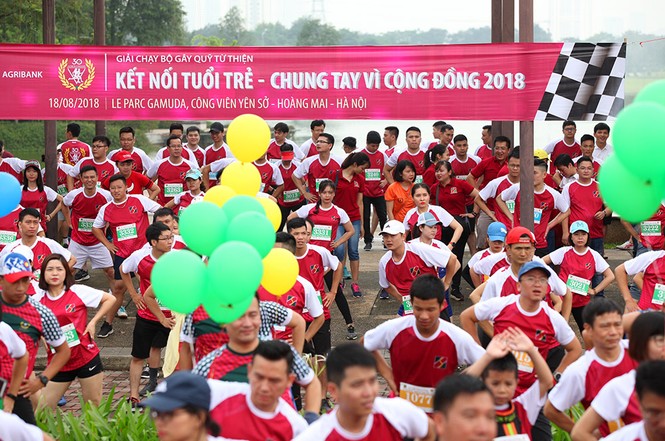 Giải chạy Marathon gây quỹ từ thiện của Đoàn Thanh niên Agribank - ảnh 10