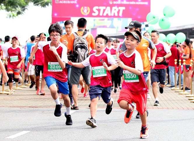 Giải chạy Marathon gây quỹ từ thiện của Đoàn Thanh niên Agribank - ảnh 12
