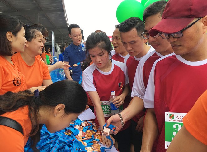 Giải chạy Marathon gây quỹ từ thiện của Đoàn Thanh niên Agribank - ảnh 15