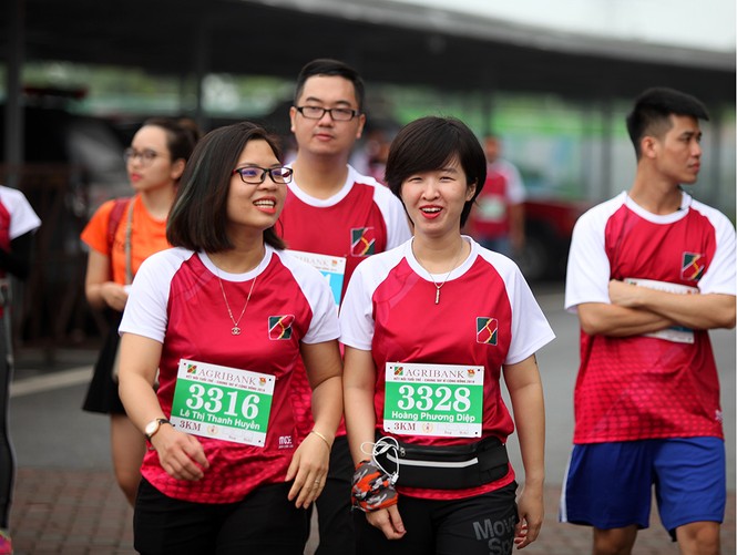 Giải chạy Marathon gây quỹ từ thiện của Đoàn Thanh niên Agribank - ảnh 2