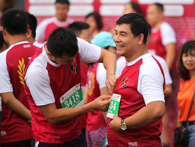 Giải chạy Marathon gây quỹ từ thiện của Đoàn Thanh niên Agribank - ảnh 4