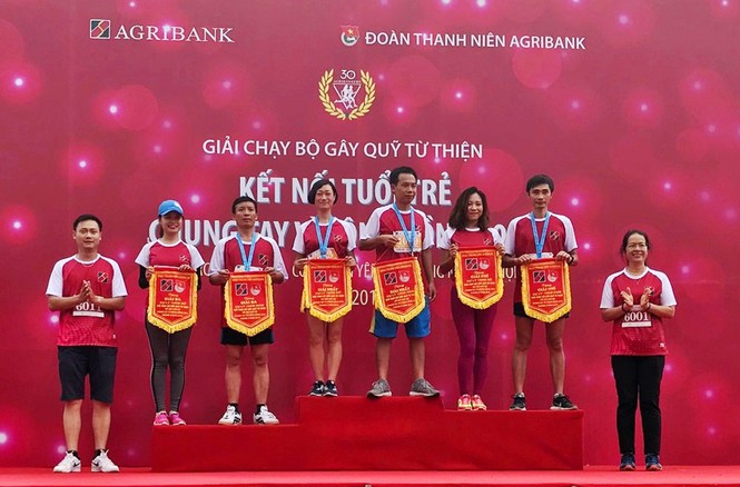 Giải chạy Marathon gây quỹ từ thiện của Đoàn Thanh niên Agribank - ảnh 16