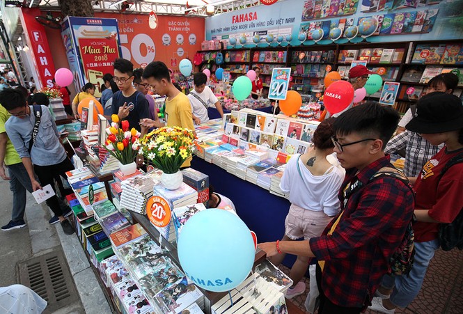 Chen chân tại Hội sách mùa thu 2018 - ảnh 4