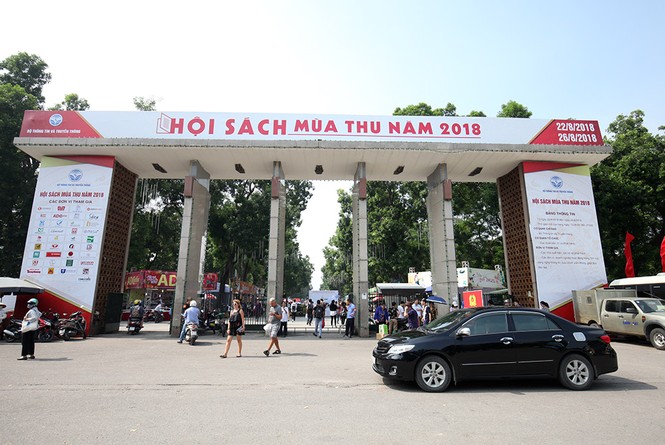 Chen chân tại Hội sách mùa thu 2018 - ảnh 1