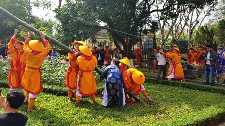 Hoàng cung Huế hạ nêu, tưng bừng khai ấn đầu năm - ảnh 4