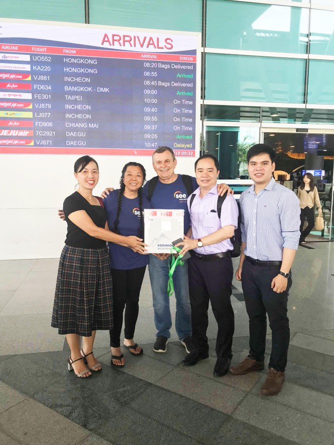 Mang giác mạc vượt nửa vòng trái đất hiến tặng bệnh nhân mắt xứ Huế - ảnh 2