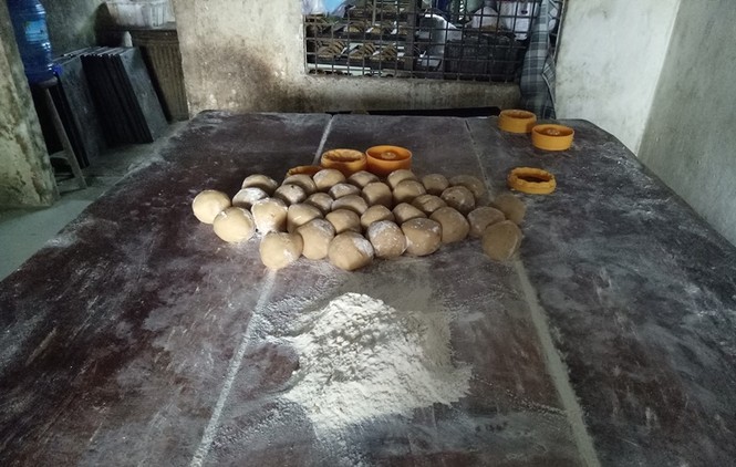 tạm đình chỉ một cơ sở sản xuất bánh trung thu ở Quảng Nam - ảnh 2