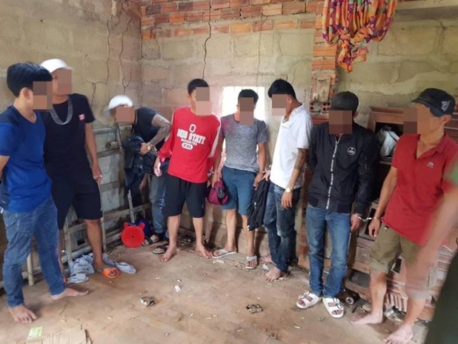13 đối tượng sát phạt ăn tiền trong ngôi nhà hoang ở Quảng Nam - ảnh 1