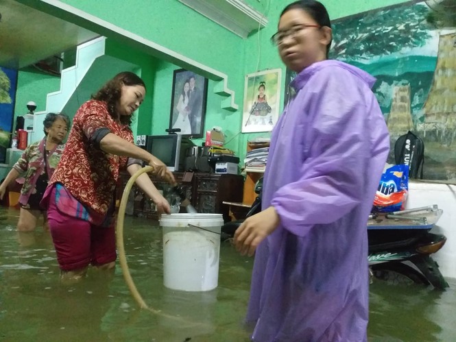 nước ngập vào nhà, cuốn trôi người ở Quảng Nam - ảnh 2