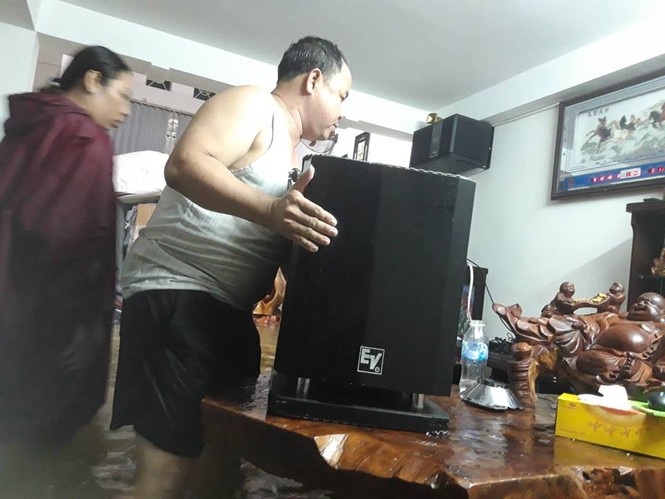 nước ngập vào nhà, cuốn trôi người ở Quảng Nam - ảnh 4