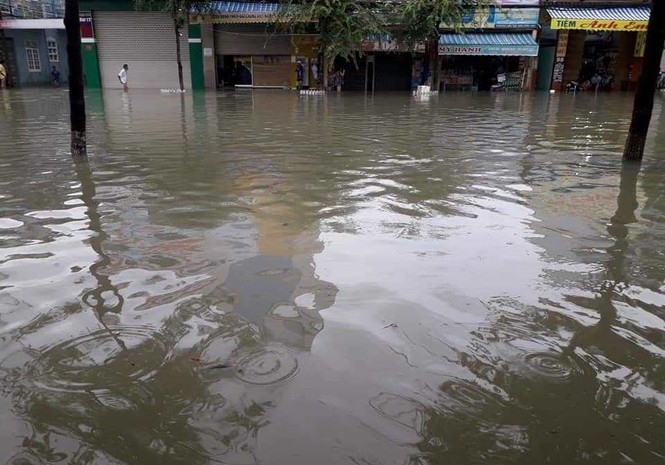 nước ngập vào nhà, cuốn trôi người ở Quảng Nam - ảnh 7