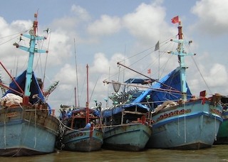 Hơn 100 tàu cá lắp đặt thiết bị hành trình - ảnh 1