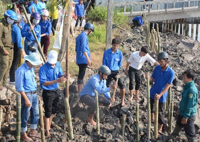 Tuổi trẻ Cà Mau tình nguyện vì cộng đồng - ảnh 3