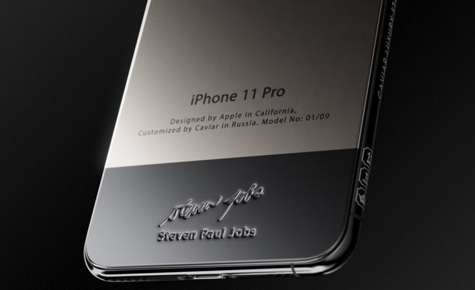 Caviar ra mắt iPhone 11 chế tác từ áo “cổ rùa” huyền thoại của Steve Jobs - ảnh 2