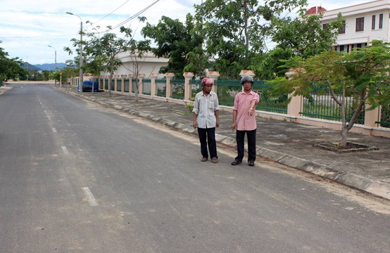Táo tợn dùng roi điện, bình xịt hơi cay cướp 2,5 tỷ đồng ở Phú Yên - ảnh 2