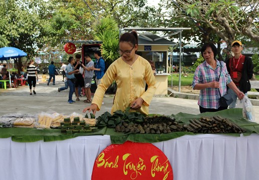 Phiên chợ ngày Tết trong thành Điện Hải - ảnh 1