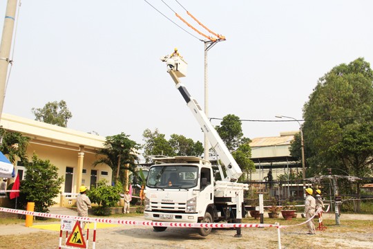 Đà Nẵng: Thêm đội “tinh nhuệ” sửa điện không cần cắt nguồn - ảnh 3