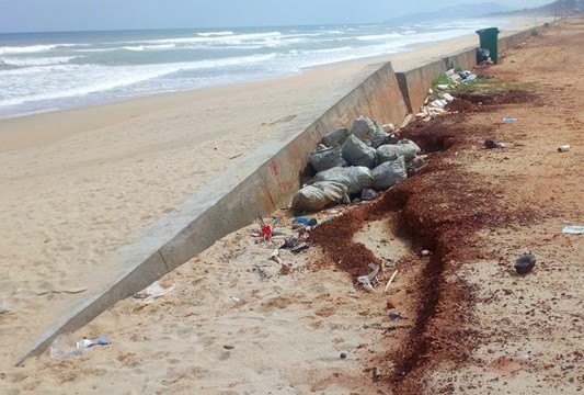 Kiểm điểm lại vụ kè 80 tỷ ở Bình Định mới làm đã tan nát - ảnh 1