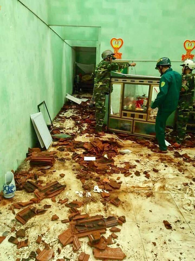 Quảng Ngãi: Lốc xoáy sau bão quật tung mái hơn 400 ngôi nhà ở Mộ Đức - ảnh 5