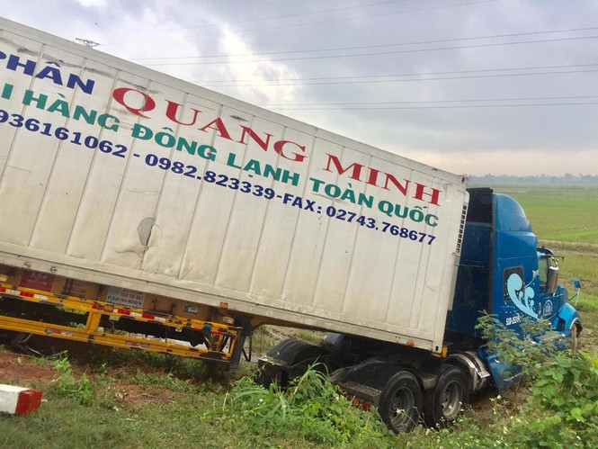 Quảng Ngãi: Tai nạn thảm khốc, 13 người thương vong - ảnh 2