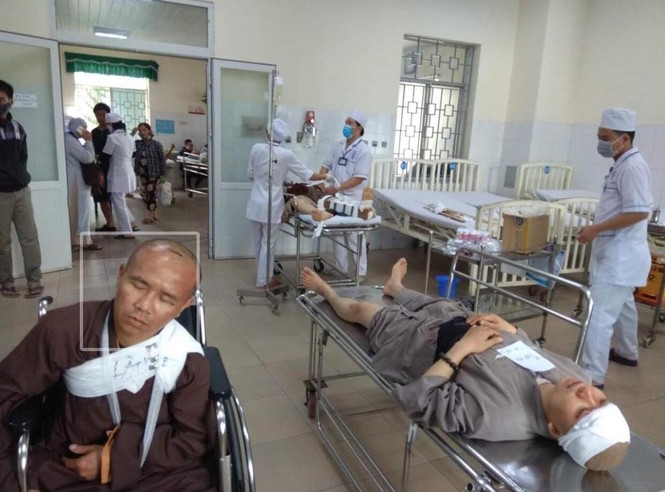 Quảng Ngãi: Tai nạn thảm khốc, 13 người thương vong - ảnh 3