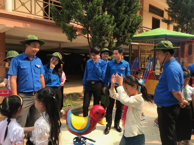Nhiều việc làm ý nghĩa của tuổi trẻ Thủ đô tại Điện Biên - ảnh 8