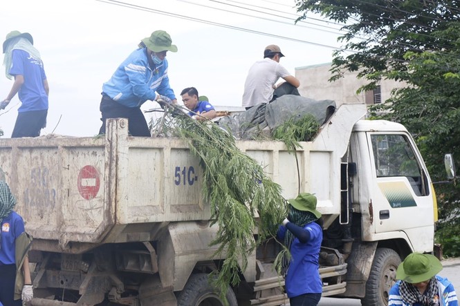 500 chiến sĩ tình nguyện hồi sinh con kênh 'chết' ở xã Hóc Môn - ảnh 5