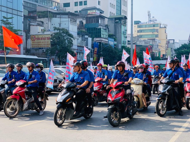 Khởi hành đoàn tàu Bắc Nam tuyên truyền về an toàn giao thông - ảnh 2
