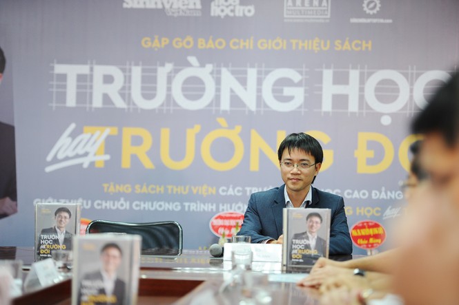 Giải đáp mọi thắc mắc về hướng nghiệp từ sách 'Trường học hay trường đời' - ảnh 1