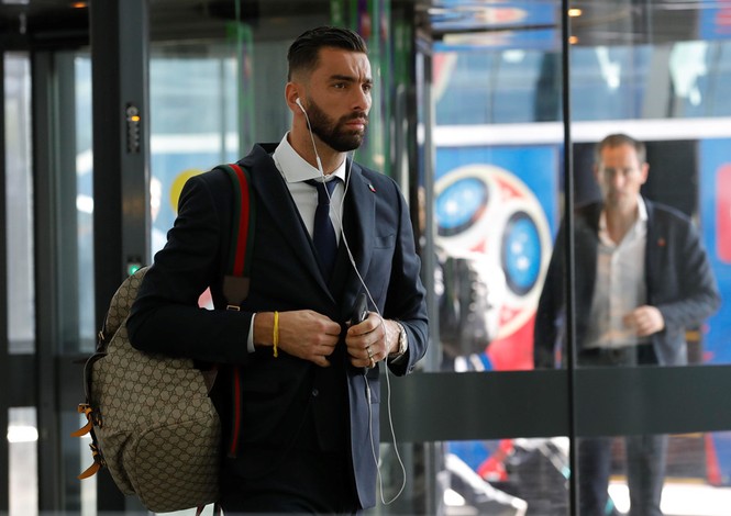 Bị đá văng khỏi World Cup, Ronaldo chẳng quá buồn khi hồi hương - ảnh 4