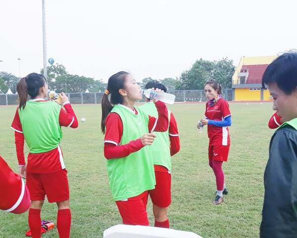 Mục kích tuyển nữ Việt Nam 'luyện công' trước tứ kết ASIAD - ảnh 8