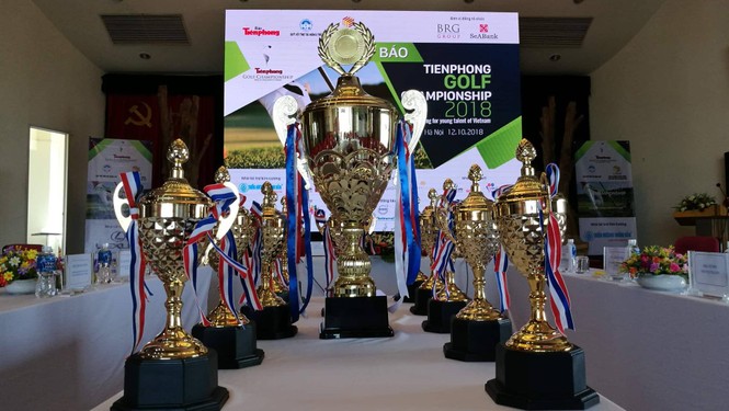 Tiền Phong Golf Championship 2018: Cúp luân lưu khắc tên nhà vô địch - ảnh 1