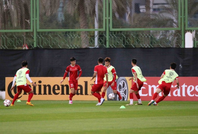 Tuyển Việt Nam nhận lì xì đầu năm tại UAE - ảnh 7