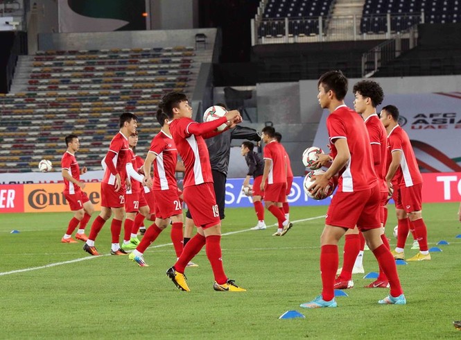 Tuyển thủ Việt Nam bị loại khỏi Asian Cup vẫn tập luyện hăng say - ảnh 9
