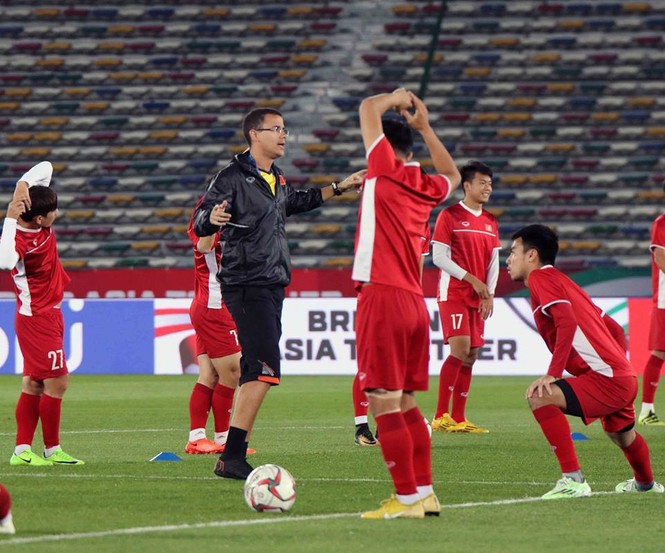 Tuyển thủ Việt Nam bị loại khỏi Asian Cup vẫn tập luyện hăng say - ảnh 3