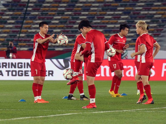 Tuyển thủ Việt Nam bị loại khỏi Asian Cup vẫn tập luyện hăng say - ảnh 8