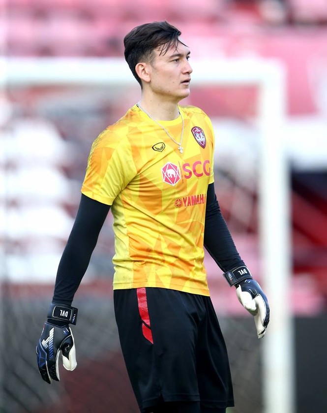 ẢNH: Văn Lâm tập buổi đầu tiên tại Muangthong United - ảnh 5