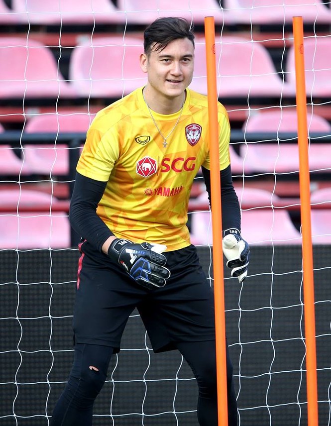 ẢNH: Văn Lâm tập buổi đầu tiên tại Muangthong United - ảnh 6