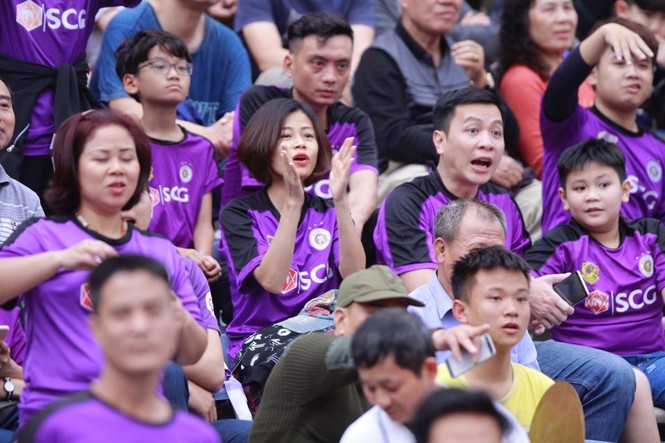 CĐV phủ kín khán đài Hàng Đẫy, tiếp lửa cho Siêu Cup Quốc gia - ảnh 13